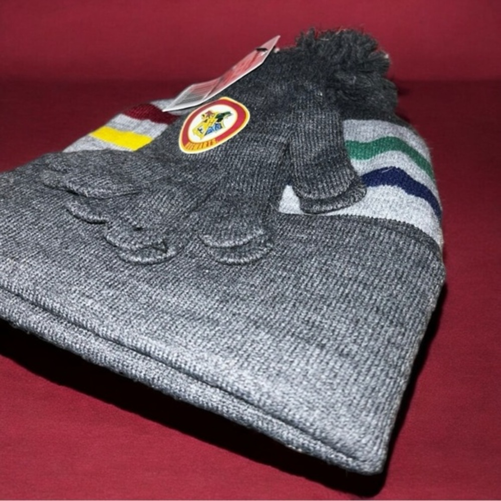Harry Potter Hogwarts Crest Matching Hat and Gloves Set
